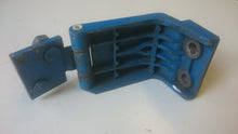 Cargar imagen en el visor de la galería, USED Rear Door Hinge TOP RIGHT / BOTTOM LEFT 80-01
