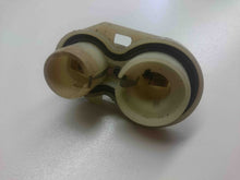 Cargar imagen en el visor de la galería, Used FRONT Indicator Bulb Holder 80-89