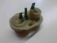 Cargar imagen en el visor de la galería, Used FRONT Indicator Bulb Holder 80-89