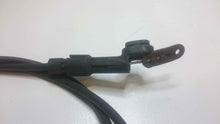 Cargar imagen en el visor de la galería, USED Bonnet Release Cable 1989 - 2001