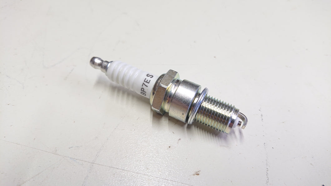 NEW NGK Spark Plug for 1721cc Engines