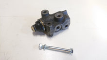 Lade das Bild in den Galerie-Viewer, NEW Brake Load Adjuster Valve Compensator 1980 - 2001 (BARE UNIT)
