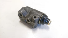 Cargar imagen en el visor de la galería, NEW Brake Load Adjuster Valve Compensator 1980 - 2001 (BARE UNIT)
