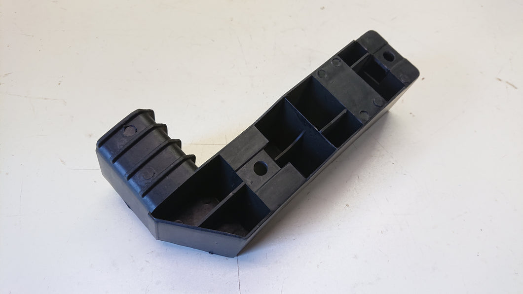 NEW REAR RIGHT O/S Corner Bumper L Bracket 1989 - 2001