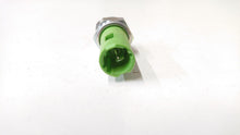 Load image into Gallery viewer, NEW Engine Oil Pressure Switch for 1.7 1721cc Petrol Engines
