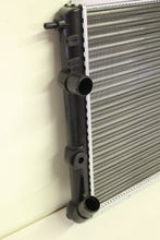 Charger l&#39;image dans la galerie, NEW Coolant Radiator for 1721cc Facelift Models 1989 - 1994
